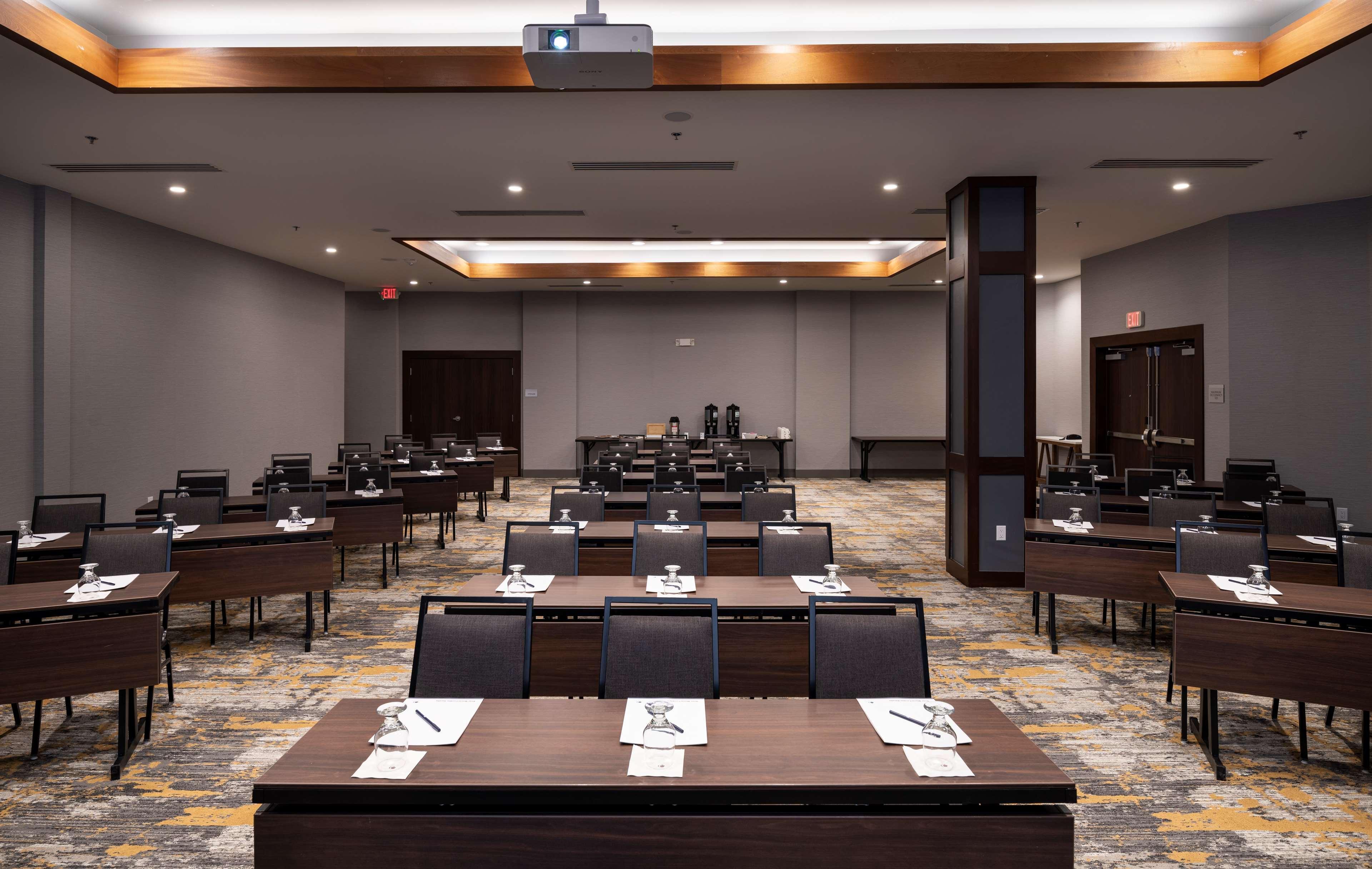 Doubletree By Hilton Madison East Hotel Eksteriør billede