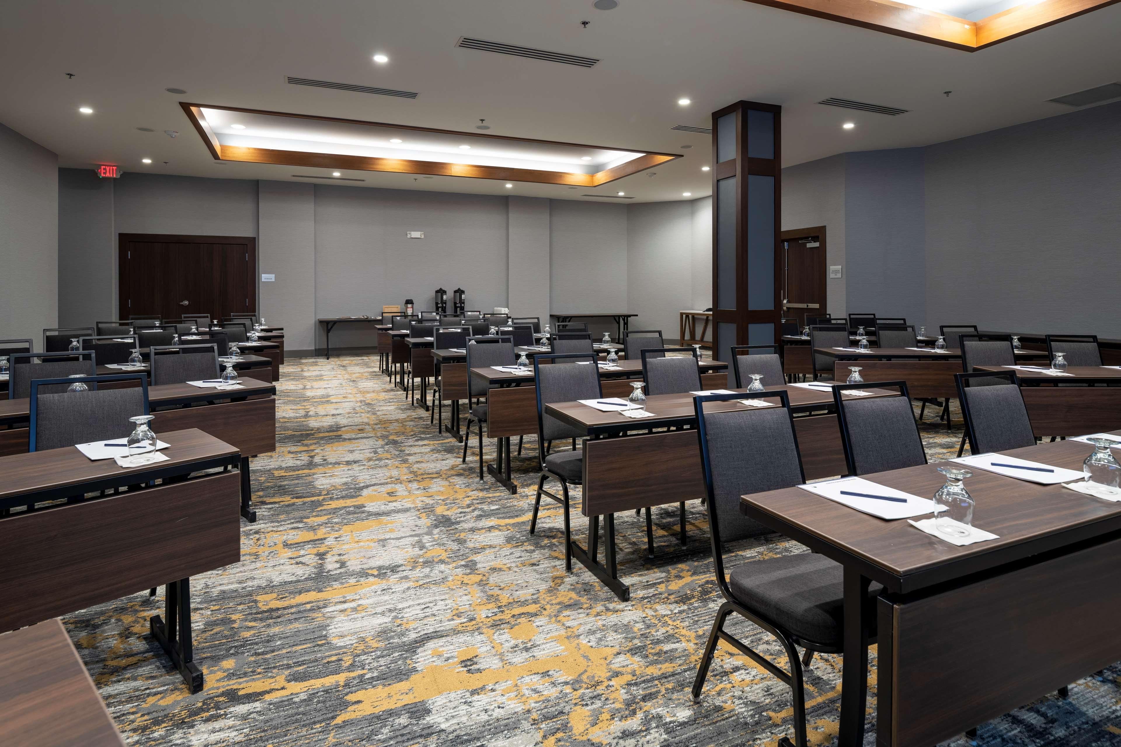Doubletree By Hilton Madison East Hotel Eksteriør billede