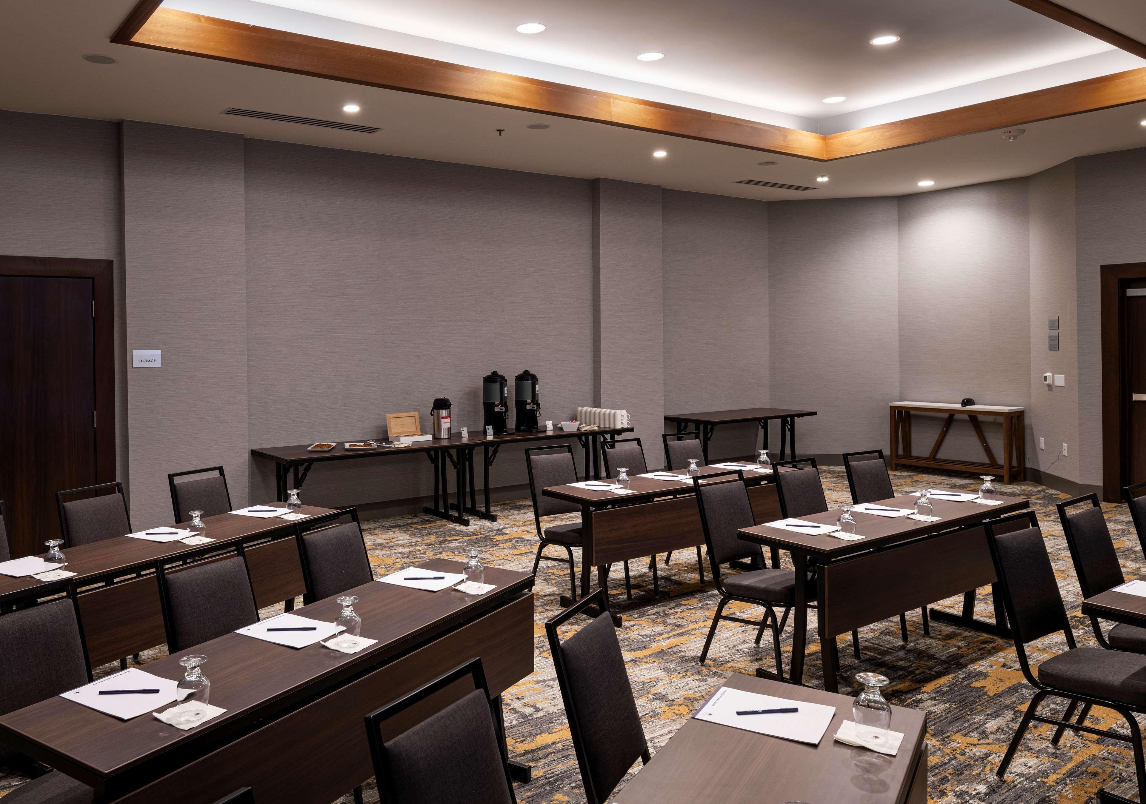 Doubletree By Hilton Madison East Hotel Eksteriør billede
