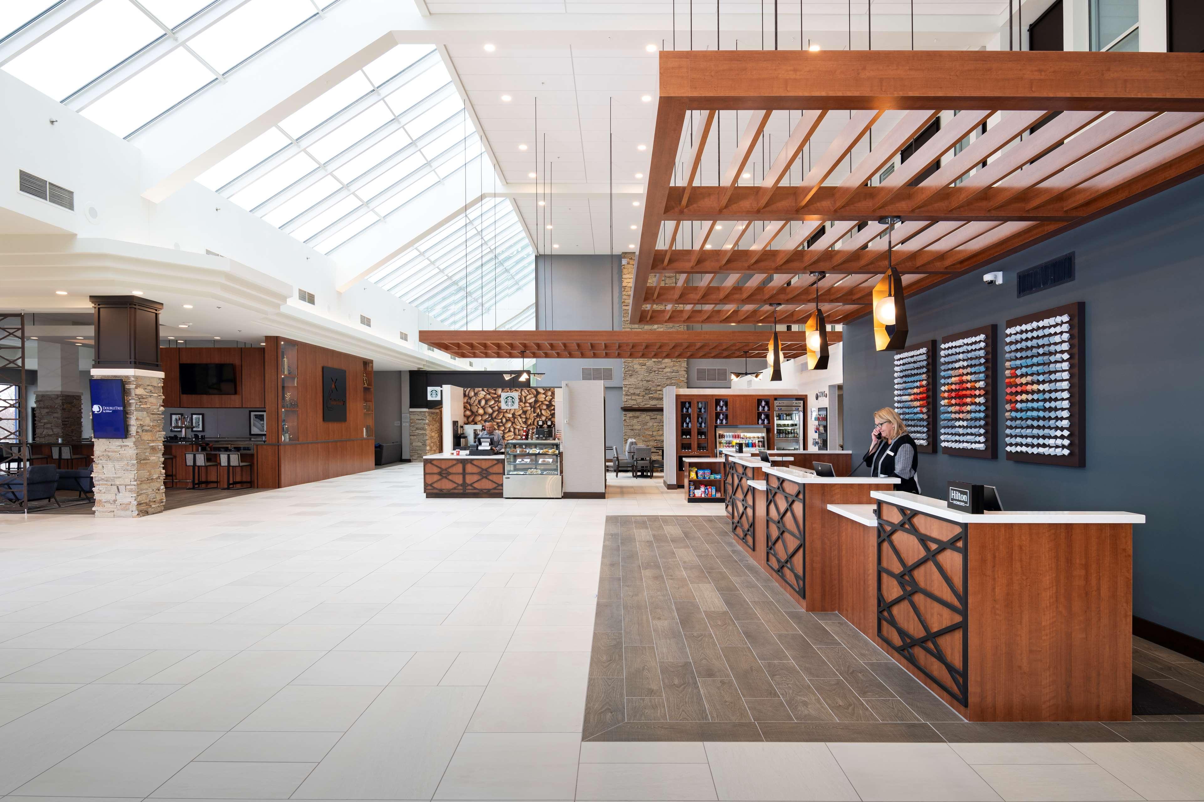 Doubletree By Hilton Madison East Hotel Eksteriør billede
