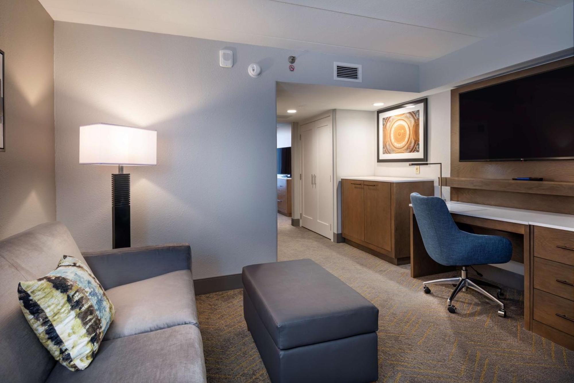 Doubletree By Hilton Madison East Hotel Eksteriør billede