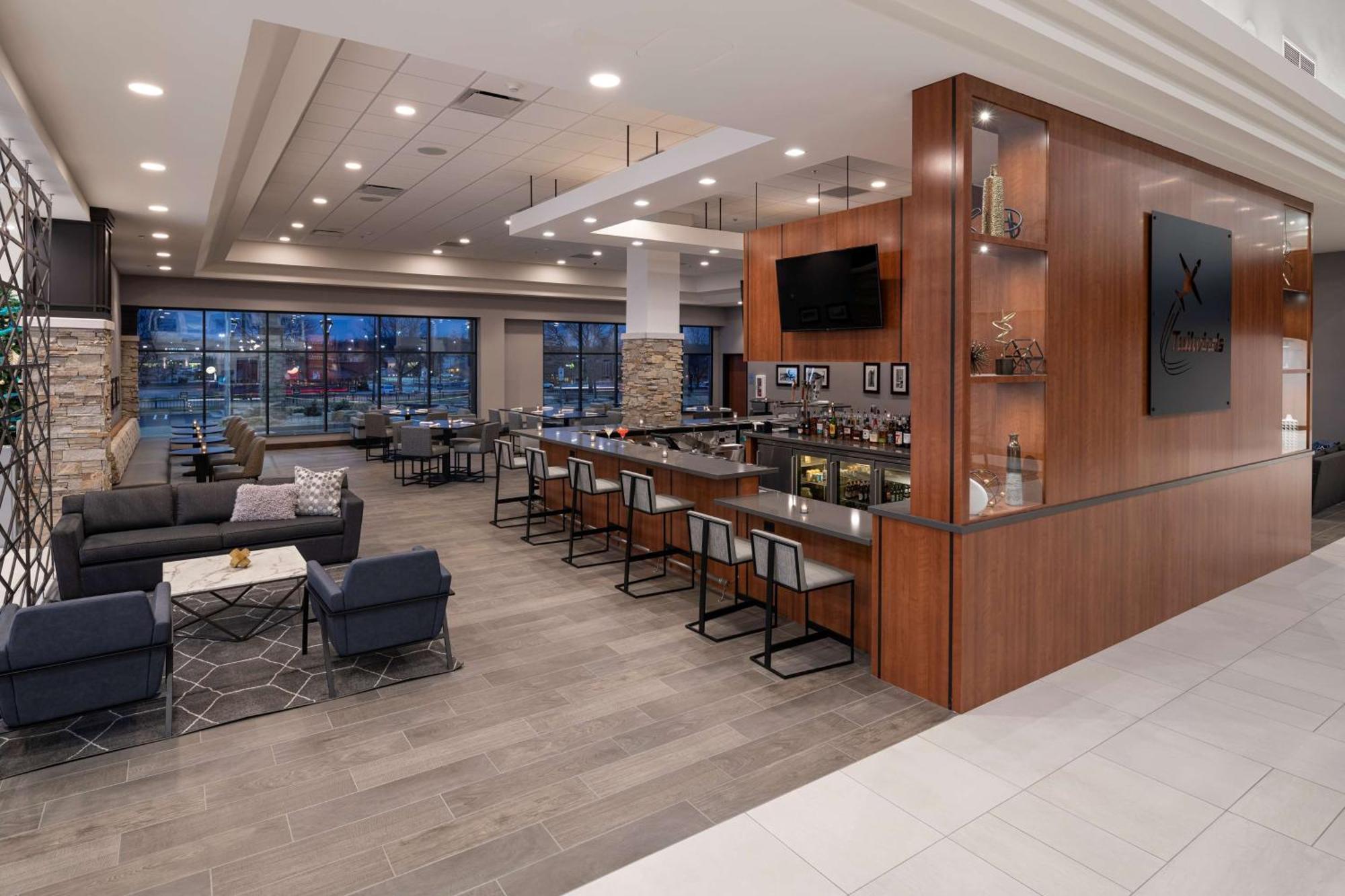 Doubletree By Hilton Madison East Hotel Eksteriør billede