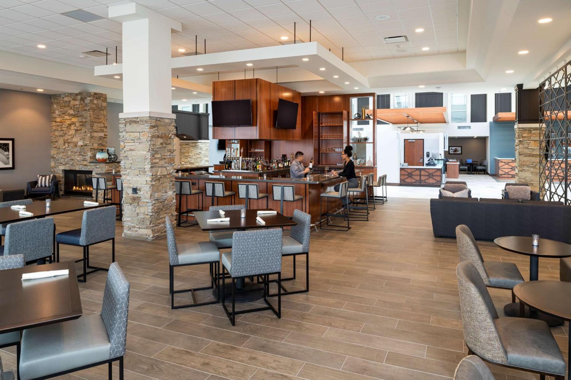 Doubletree By Hilton Madison East Hotel Eksteriør billede
