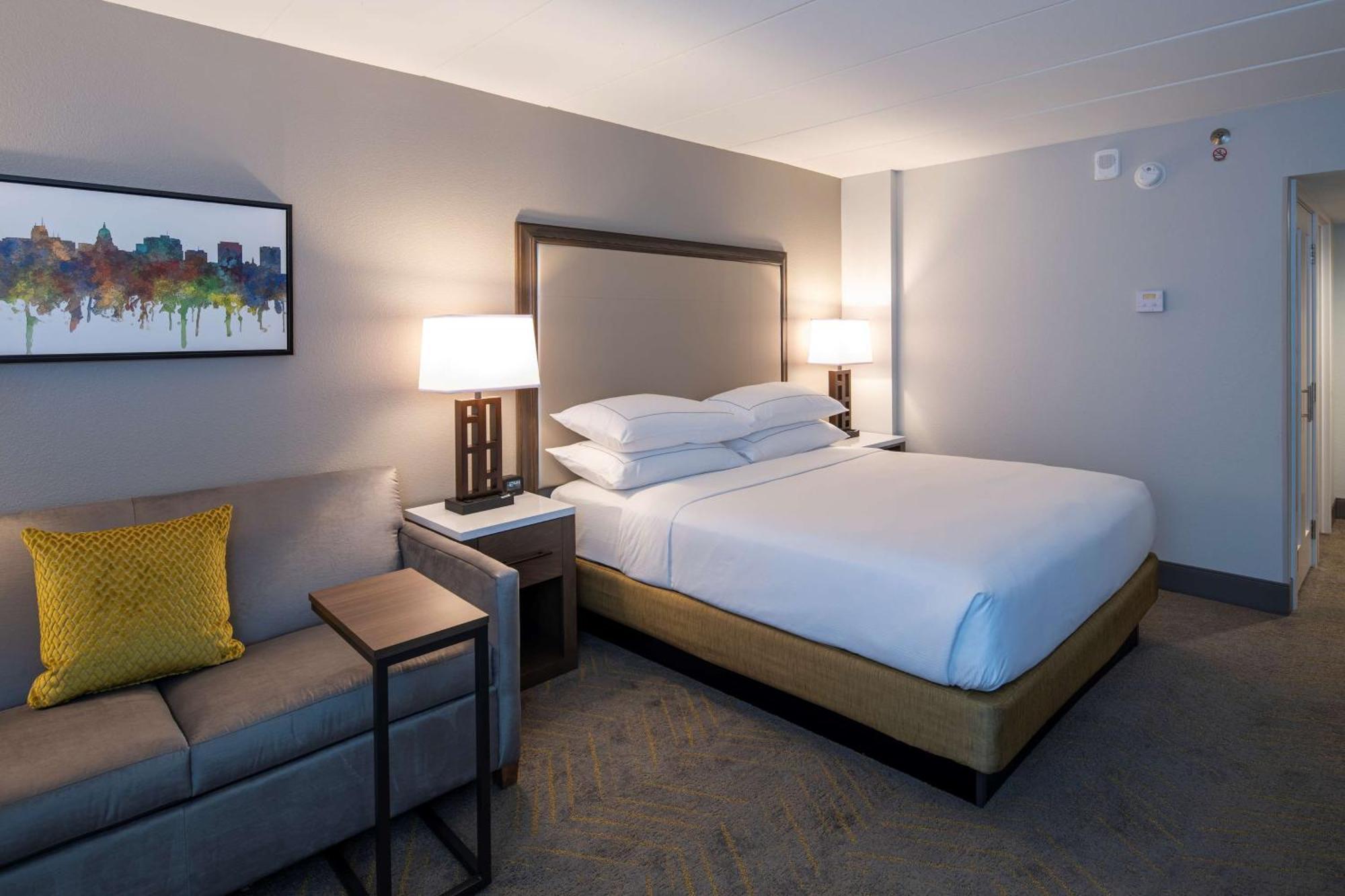 Doubletree By Hilton Madison East Hotel Eksteriør billede