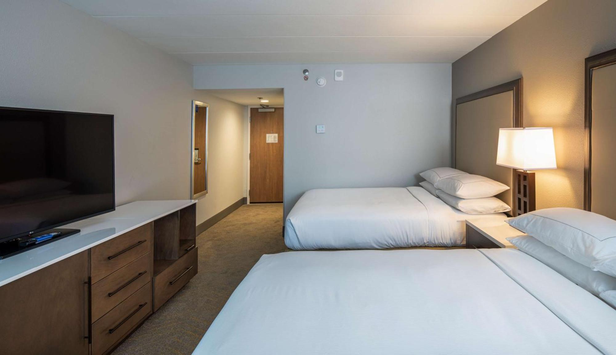 Doubletree By Hilton Madison East Hotel Eksteriør billede