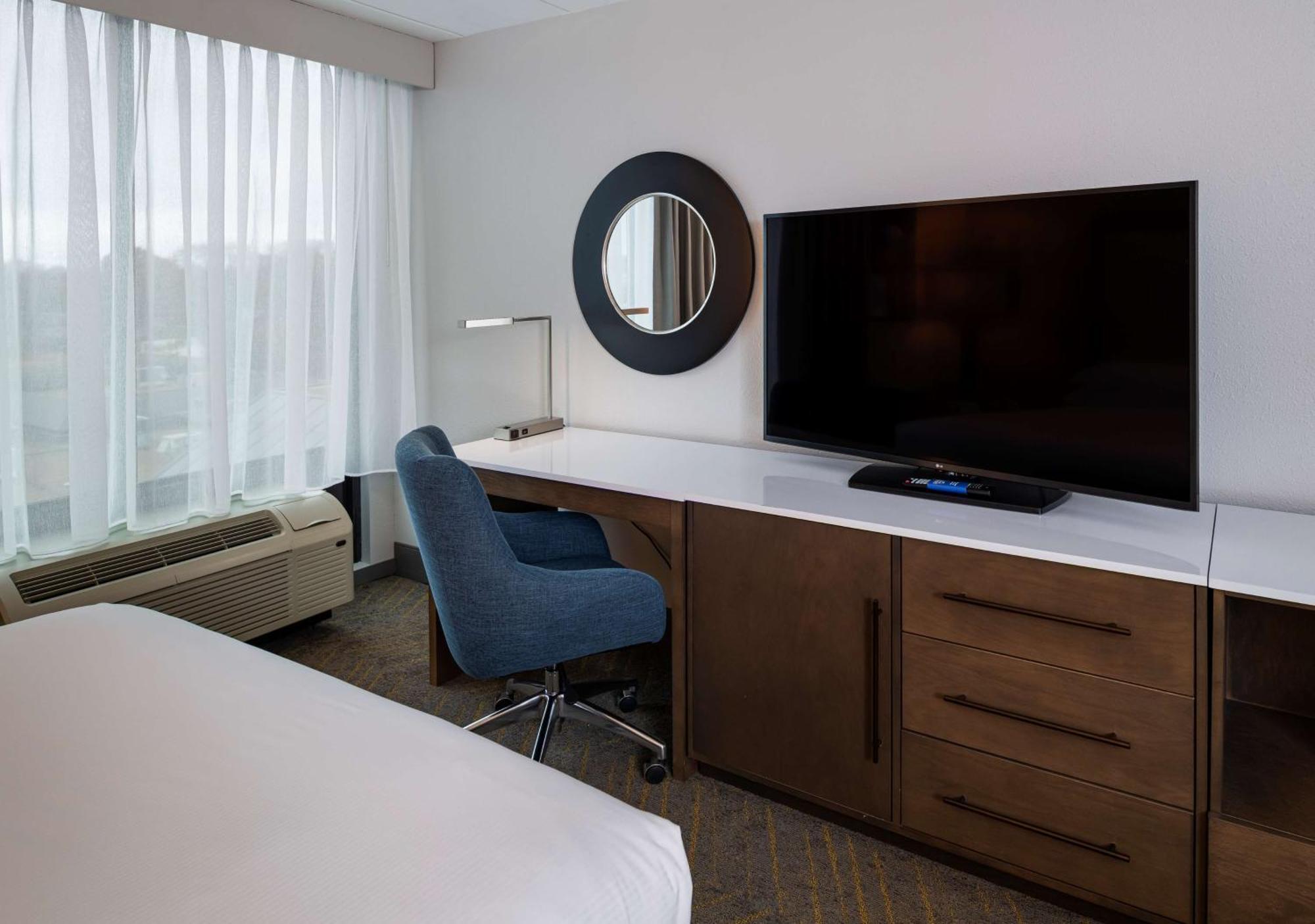 Doubletree By Hilton Madison East Hotel Eksteriør billede