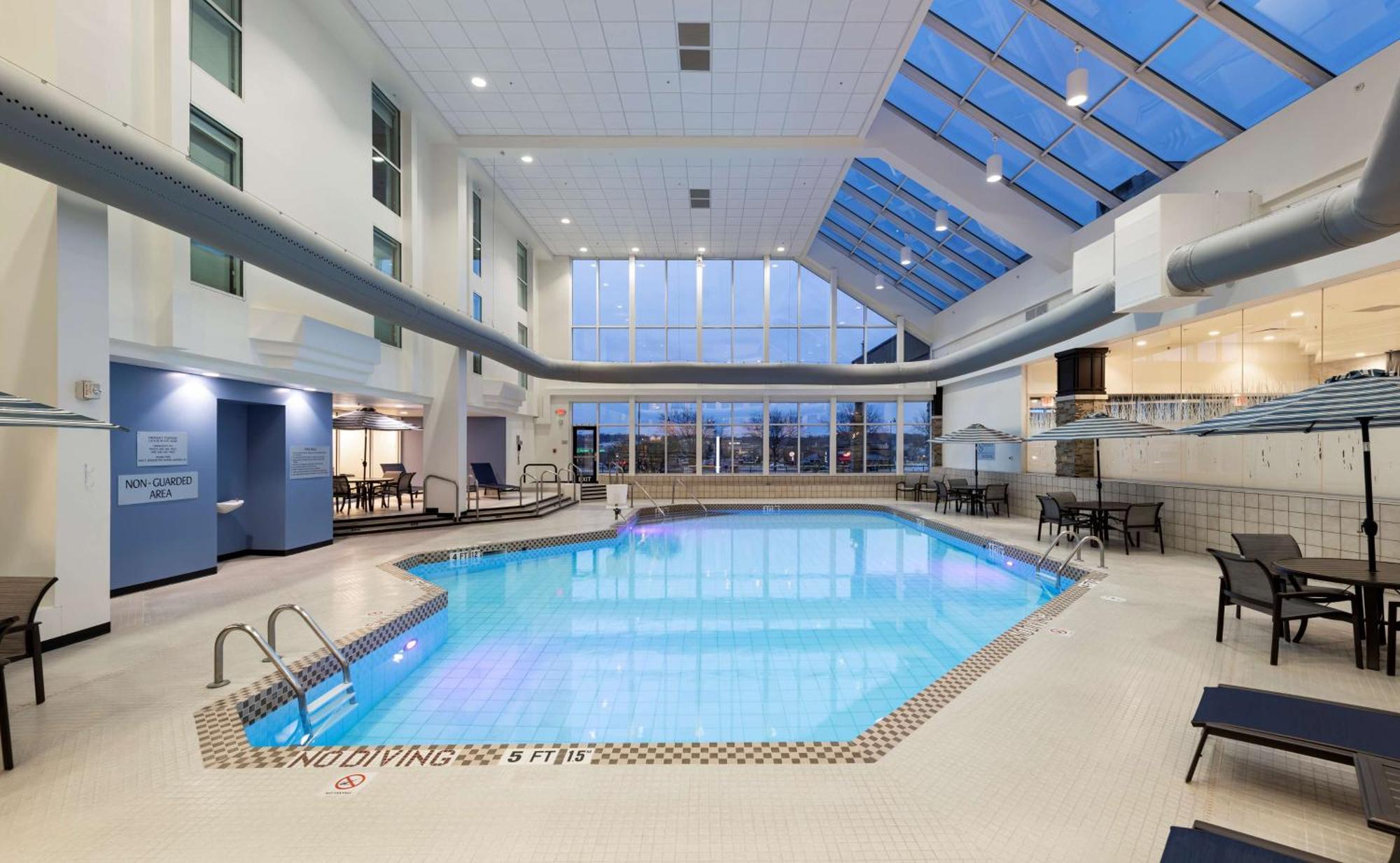 Doubletree By Hilton Madison East Hotel Eksteriør billede