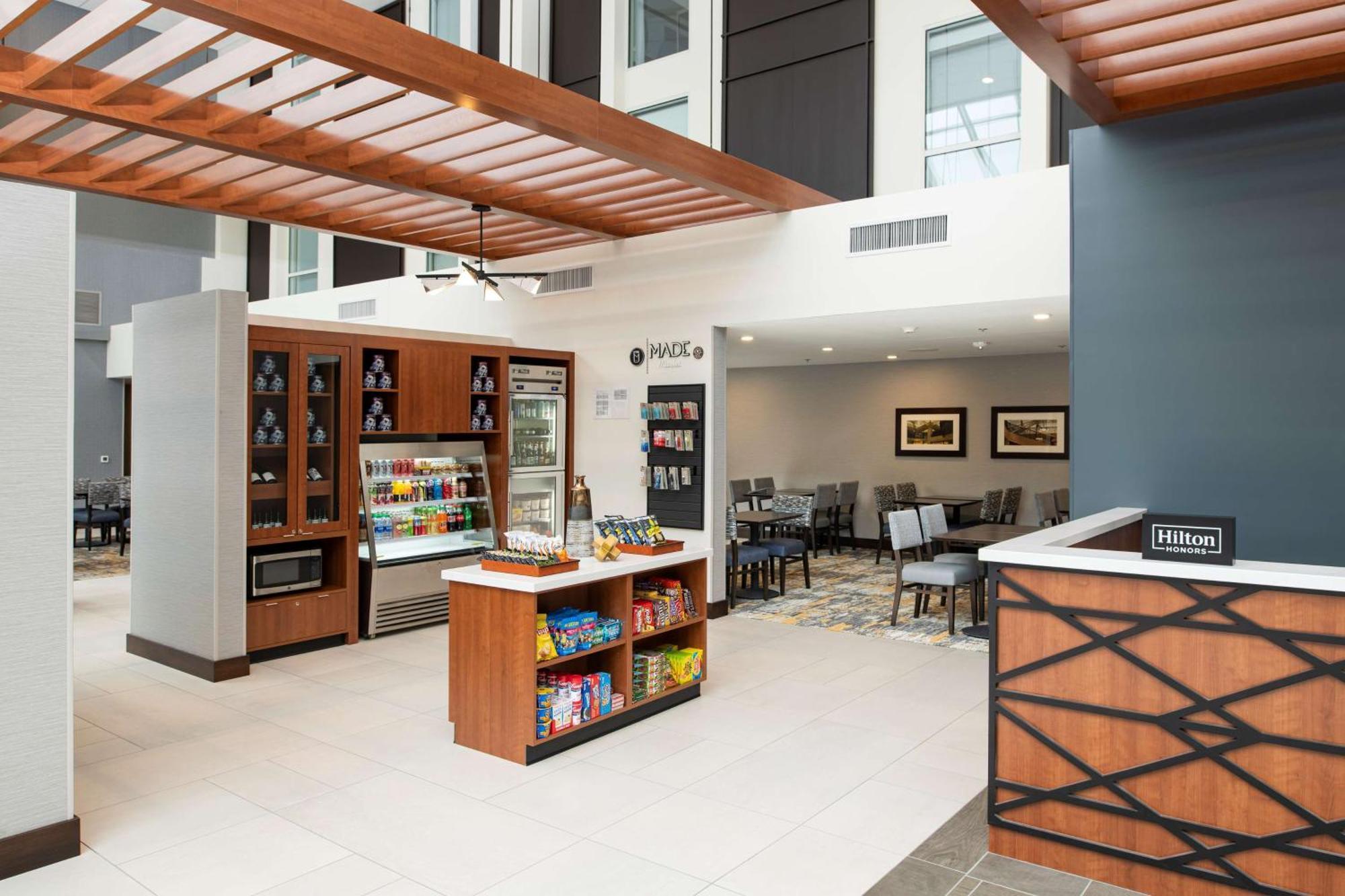 Doubletree By Hilton Madison East Hotel Eksteriør billede